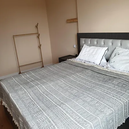 Rare Find! Unbeatable Location! Five Stars, Sparkling Apartment In The Heart Of Yerevan! Exterior photo