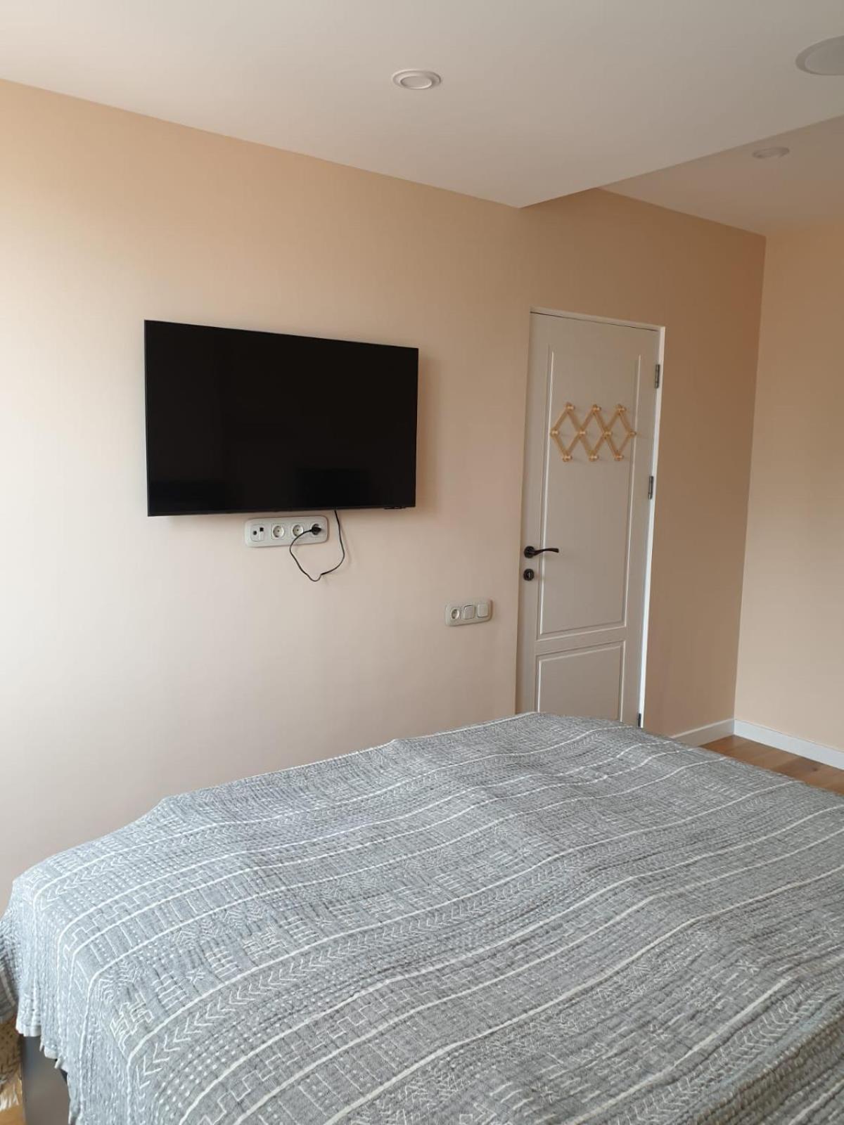 Rare Find! Unbeatable Location! Five Stars, Sparkling In The Heart Of Yerevan! Apartment *