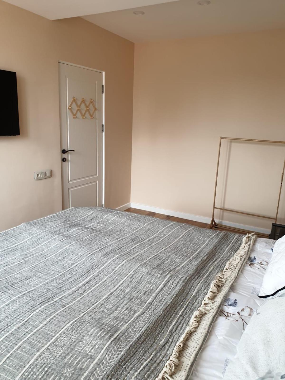 Apartment Rare Find! Unbeatable Location! Five Stars, Sparkling In The Heart Of Yerevan! *
